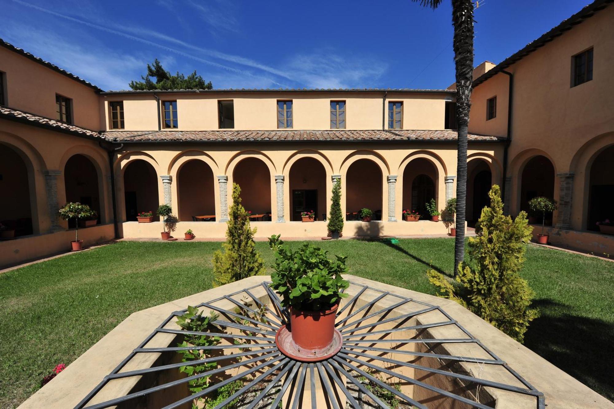 Chiostro Delle Monache Hostel 볼테라 외부 사진